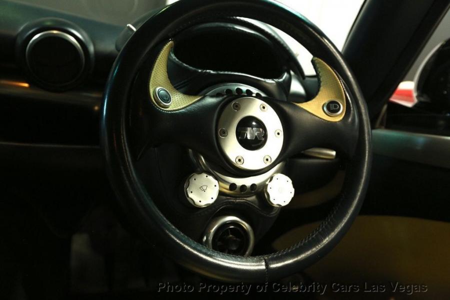 Детали интерьера TVR Tuscan S 2004 года  (фото 66 из 70)